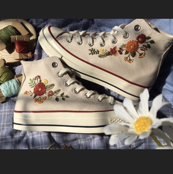 BRAND NEW CUSTOM CONVERSE - Picture 2 of 2